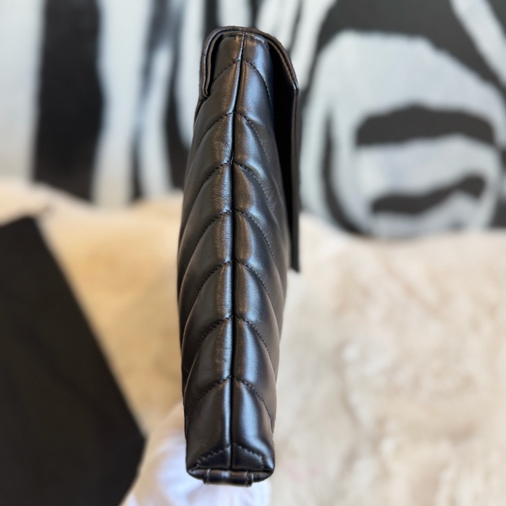 Saint Laurent Monogram Loulou document holder - Picture 6 of 16